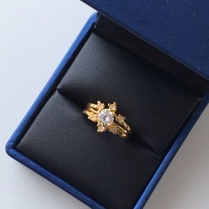 Two Piece Gold Starburst Diamond Like Nestling Rings